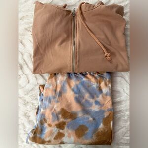 Stylish Tan and Blue Tie-Dye Pantsuit
